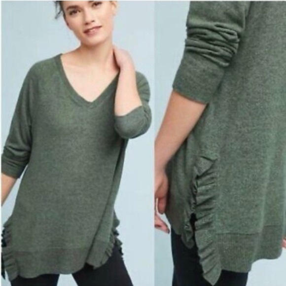 Anthropologie Sweaters - Like New Anthropologie Postmark Gia Split Ruffle Hem V-Neck Sweater